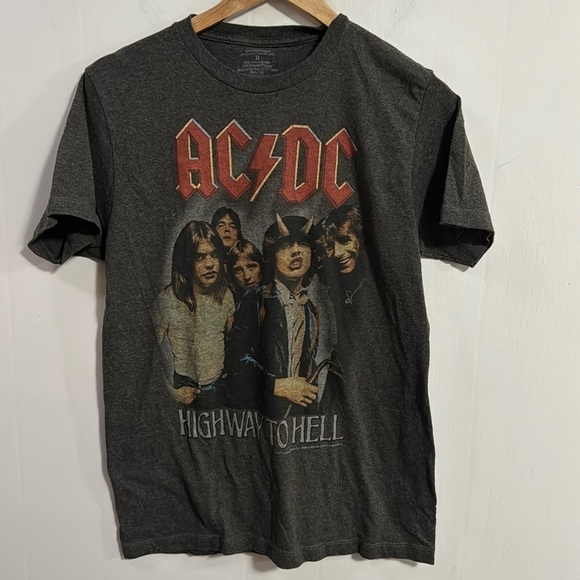 can’t decipher Tops - AC/DC Sz Medium Highway to Hell T-shirt very good condition